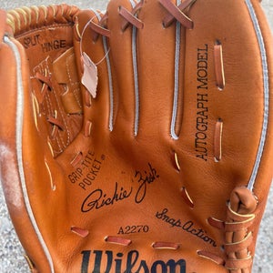 Wilson Richie Fisk A2270 Right Hand Throw Baseball Glove 9"