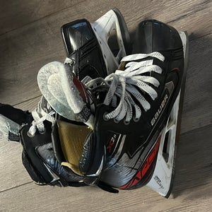 Used Bauer Regular Width  Size 8.5 Vapor X2.9 Hockey Goalie Skates