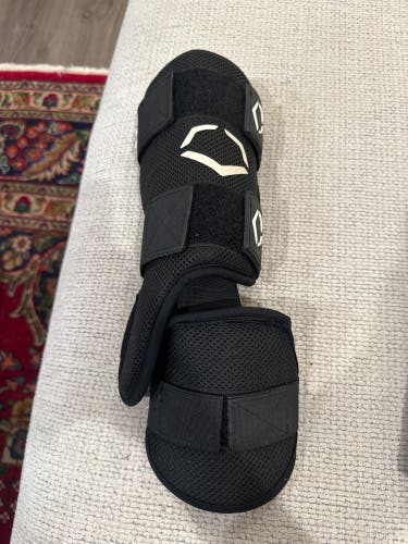 Black Used Senior EvoShield Shin Guards Leg gaurd