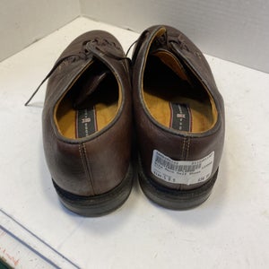 Used Nike Senior 9.5 Golf Shoes