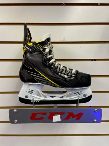 Junior New CCM Tacks Classic Pro Hockey Skates Regular Width Size 3.5