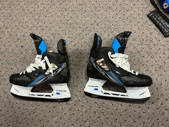 Used True Regular Width  Size 9 TF9 Hockey Skates