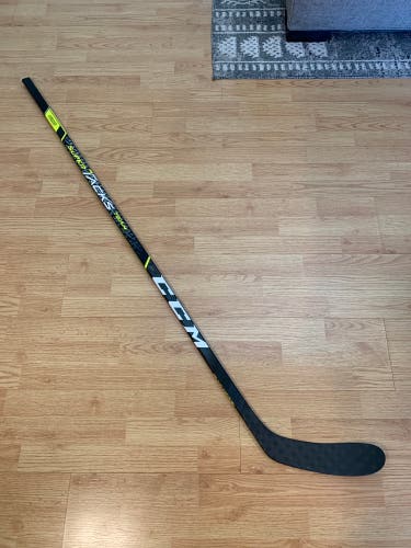 Lightly Used CCM Super Tacks Team Hockey Stick 75 Flex P28