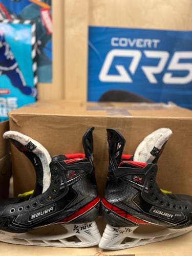 Senior Used Bauer Vapor 2X Hockey Skates Regular Width Size 8.5