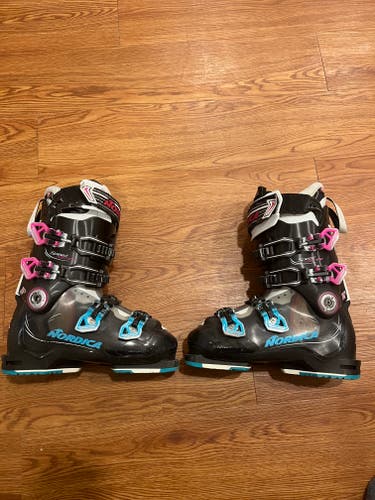 Used Women's Nordica All Mountain SPEEDMACHINE 115 W Ski Boots Medium Flex