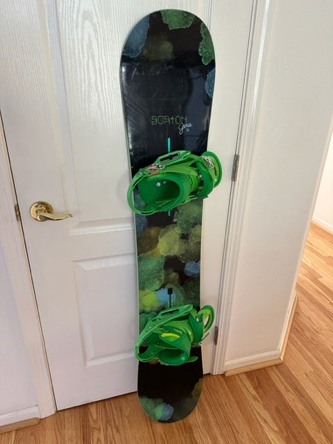 Used Women s Burton Genie Snowboard 150cm WITH Stiletto EST