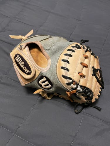 33" A2000 PF33 Catcher's Glove