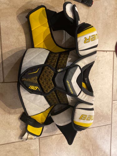 Senior Small CCM  Supreme Shoulder Pads