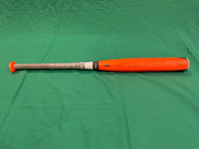Used USSSA Certified 2015 Easton Mako Bat (-11) 18 oz 29"