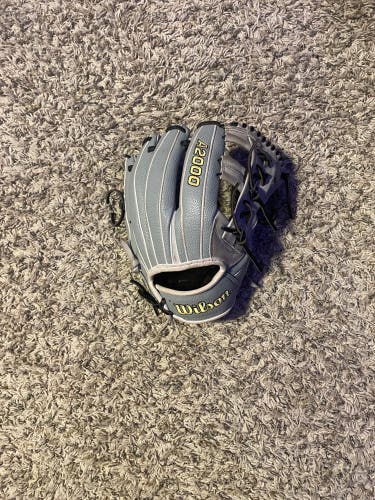 Outfield 12" A2000 Baseball Glove