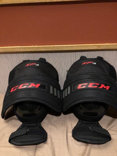 CCM KP 1.9 Knee Pads