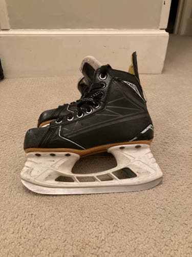 Junior Used Bauer Supreme 160 Hockey Skates Regular Width Size 1