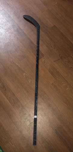 Senior Right Handed P28 Trigger 6 Pro Hockey Stick