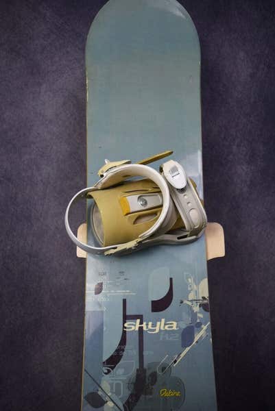K2 SKYLA SNOWBOARD SIZE 151 CM WITH FORUM LARGE BINDINGS