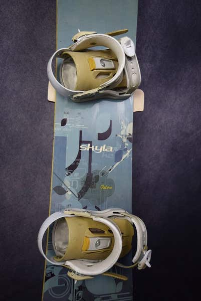 K2 SKYLA SNOWBOARD SIZE 151 CM WITH FORUM LARGE BINDINGS