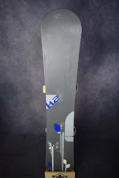 K2 SKYLA SNOWBOARD SIZE 151 CM WITH FORUM LARGE BINDINGS