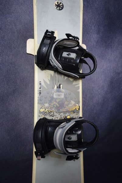 O'SIN SNOWBOARD SIZE 127 CM WITH SALOMON SMALL BINDINGS