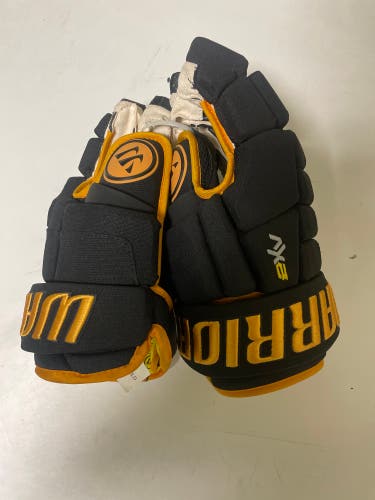Warrior 13" Dynasty AX2 Gloves