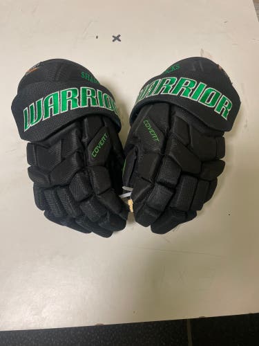 Warrior Covert Shamrocks Junior Gloves