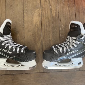 Junior Used CCM RibCor 90K Hockey Skates Regular Width Size 2.5