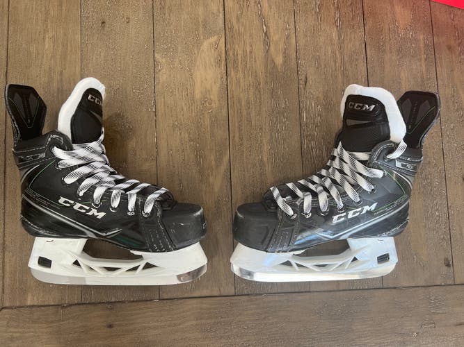 Junior Used CCM RibCor 90K Hockey Skates Regular Width Size 2.5