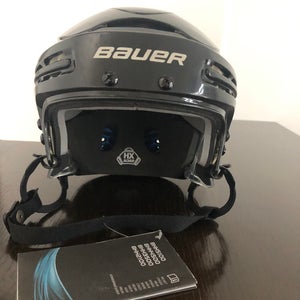 New Medium Bauer BHH5100 Helmet  HECC THE END OF 12/2023