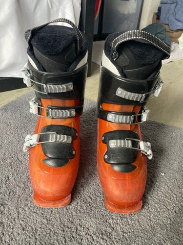 Unisex Used Salomon All Mountain Ski Boots