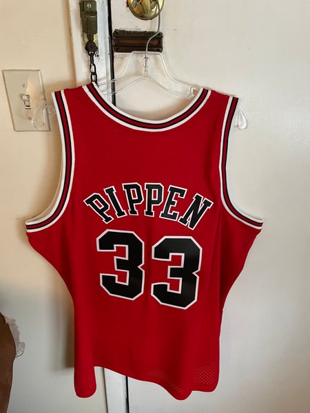 Men's Mitchell & Ness Chicago Bulls NBA Scottie Pippen Swingman Jersey