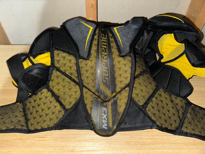 Used Junior Large Supreme TotalOne MX3 Shoulder Pads
