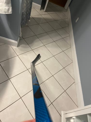 Senior Right Handed P28 Pro Stock Nexus Geo Hockey Stick