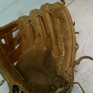 Used Right Hand Throw Wilson Infield Baseball Glove