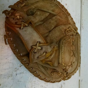 (1) Old Catcher's Mitt Baseball Glove, Vintage, Cooper. Kent, OH