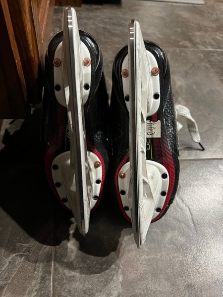 Intermediate Used Bauer Vapor 3X Pro Hockey Skates 2.5
