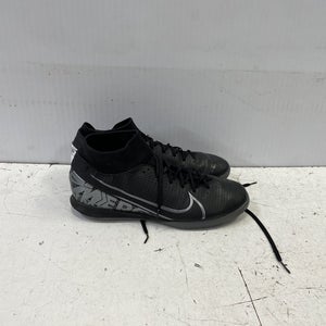 Used Nike Senior 9.5 Indoor Soccer Indoor Cleats