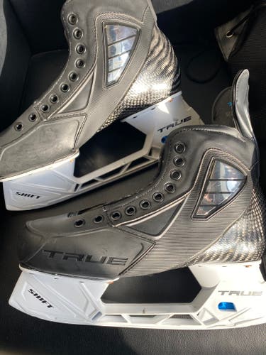 Nearly New True Pro Custom Hockey Skates Regular / Narrow Width Size 8.5