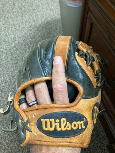 Infield 11.5" A2000 Baseball Glove