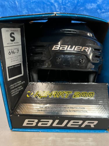 New Small Bauer Re-Akt 200 Helmet