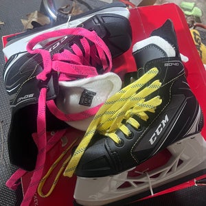 New CCM Regular Width Size 1 Tacks 9040 Hockey Skates