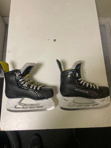 Bauer Size 2 Supreme S25 Hockey Skates - Used