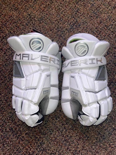 BN Maverik M5 lacrosse goalie gloves