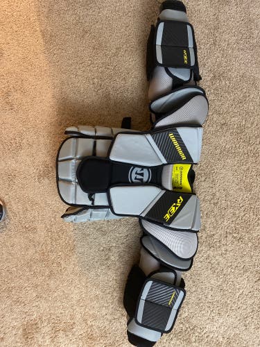 Warrior RX3E INT Goalie Chest