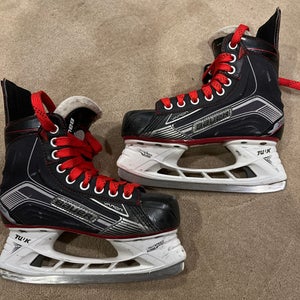 Used Bauer Regular Width Size 4 Vapor X500 Hockey Skates