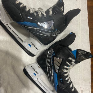 True TF9 Ice Hockey Skates - Junior 4.5 Like New