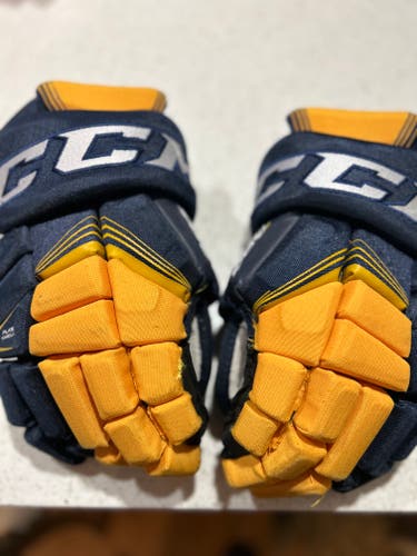 Used CCM Tacks 7092 Gloves 14"