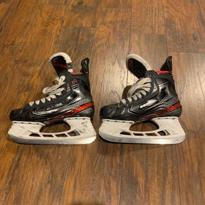 Used Bauer Regular Width  Size 5 Vapor 2X Hockey Skates