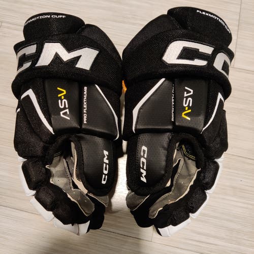 Used (Like New) CCM Tacks AS-V Gloves 13" Black and White