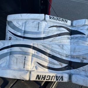31" Vaughn Velocity V5 Goalie Leg Pads