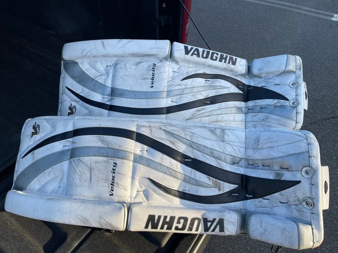 31" Vaughn Velocity V5 Goalie Leg Pads