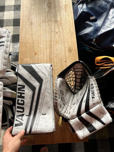 Vaughn Goalie gloves
