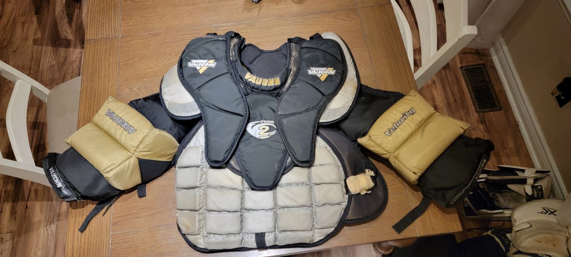 Used XL Vaughn Velocity V2 7000 Goalie Chest Protector